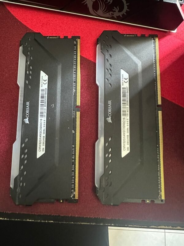 Corsair Vengeance 32Gb (2x16Gb) DDR4 RAM RGB PRO - Image 2